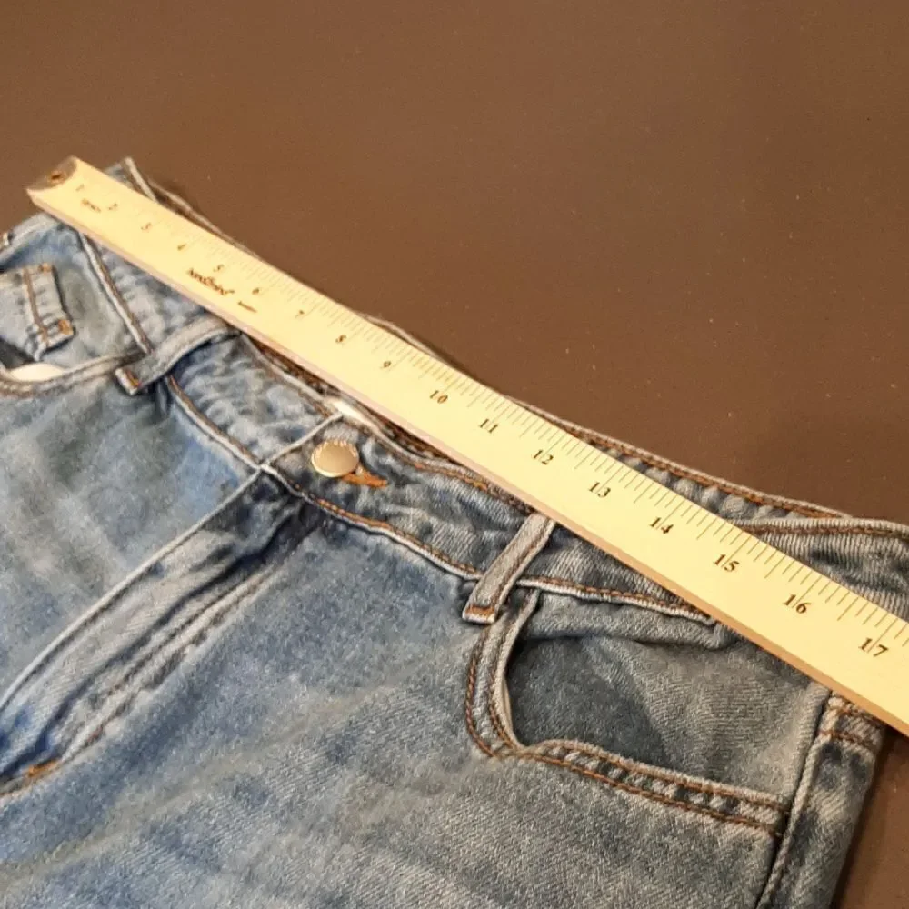 Encore Distressed Jeans Jr sz 15